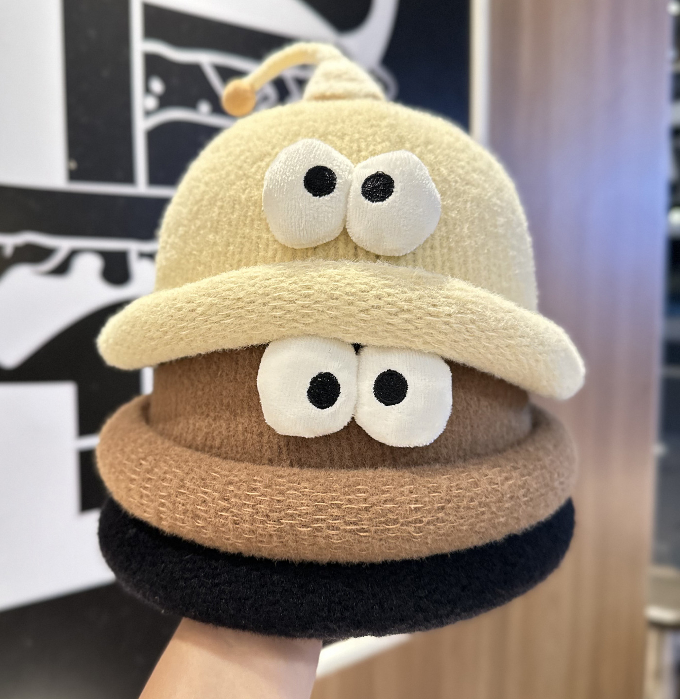 Playful Big-Eyed Garlic Knitte - đánh giá và giá Beanie Cuffed Knit