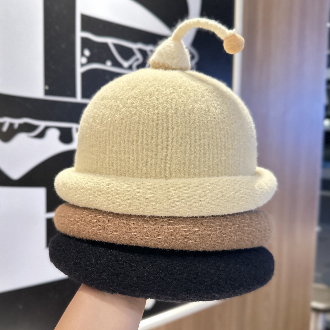 Playful Big-Eyed Garlic Knitte - đánh giá và giá Beanie Cuffed Knit
